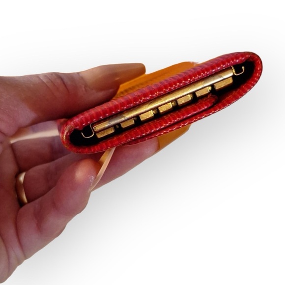 Louis Vuitton RED Epi Leather 6 Key Holder EXCELLENT - Picture 4 of 7